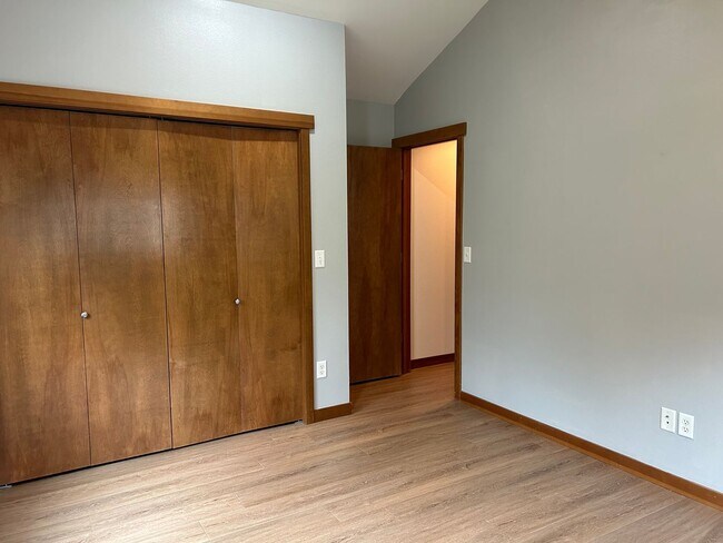 Building Photo - Spacious 3-Bedroom Condo/Townhome in Peaceful Cordata Neighborhood