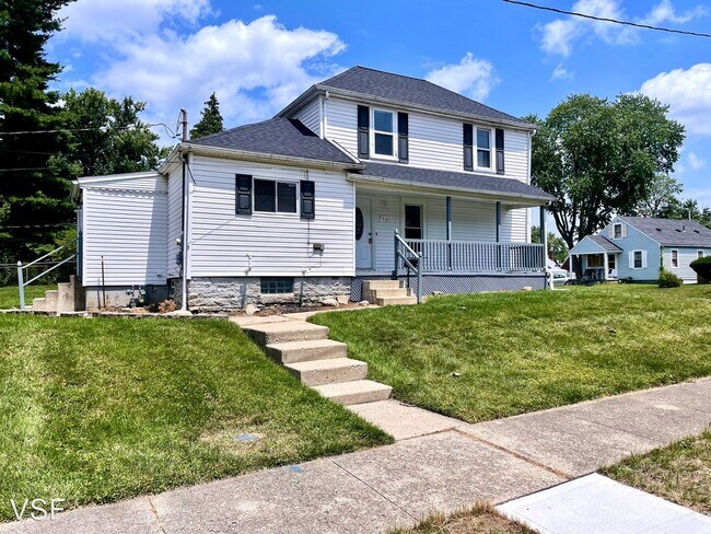 Primary Photo - 3 br, 1 bath House - 328 Morehead St.
