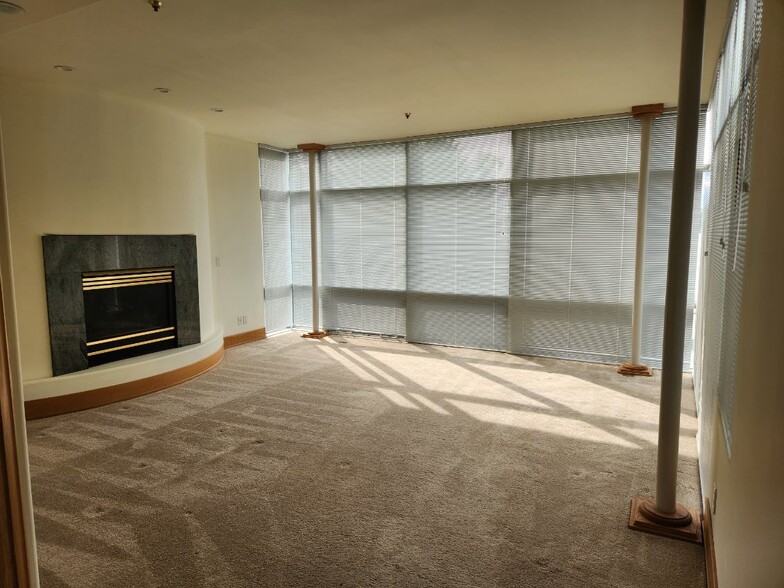 Building Photo - 15422 Rose Rd SW