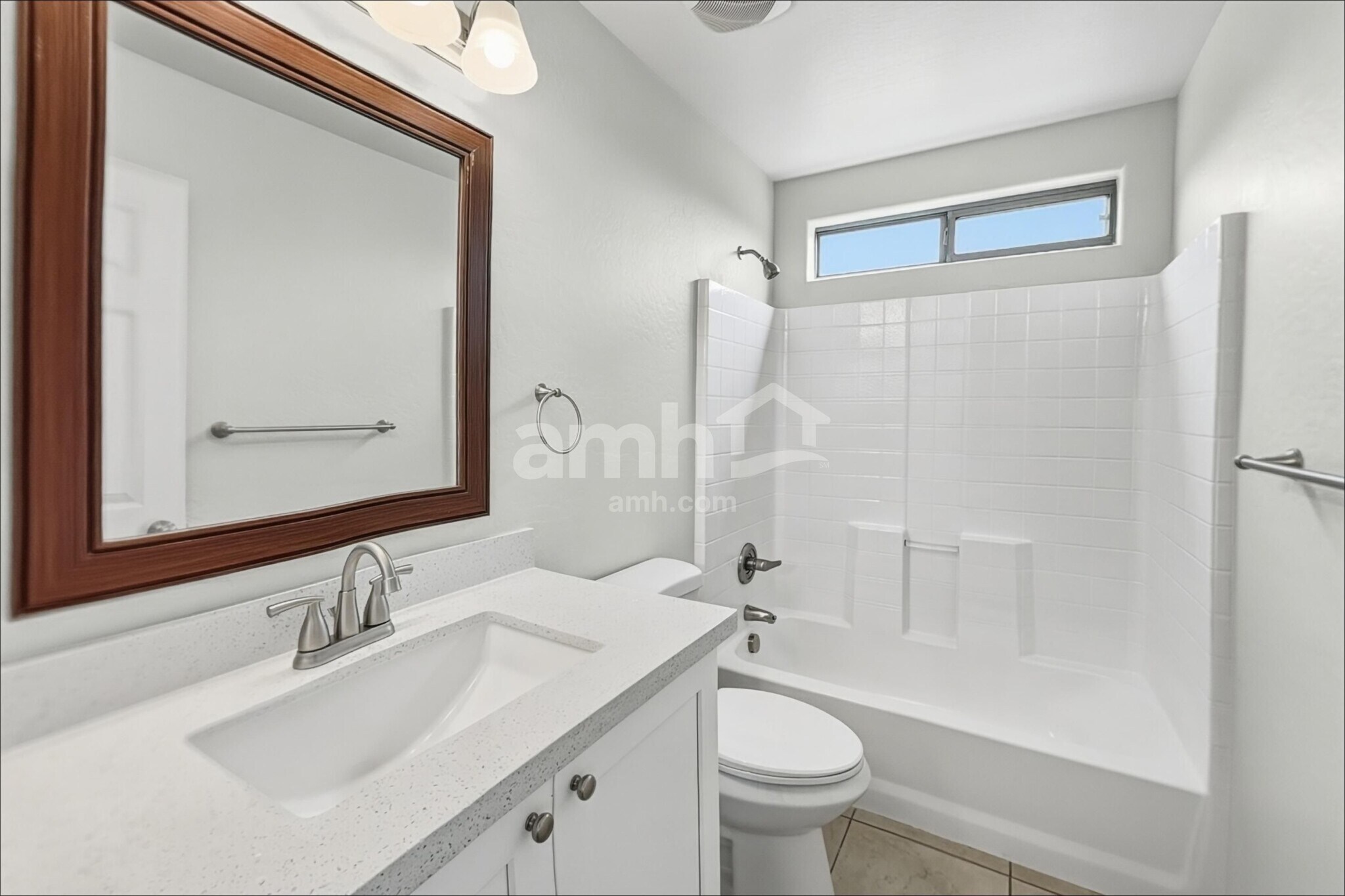 Building Photo - 16134 W Hope Dr