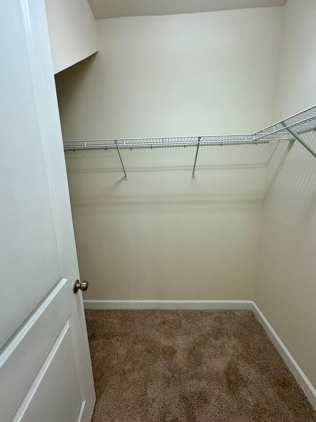 Building Photo - Spacious 3BR Townhouse in Berewick