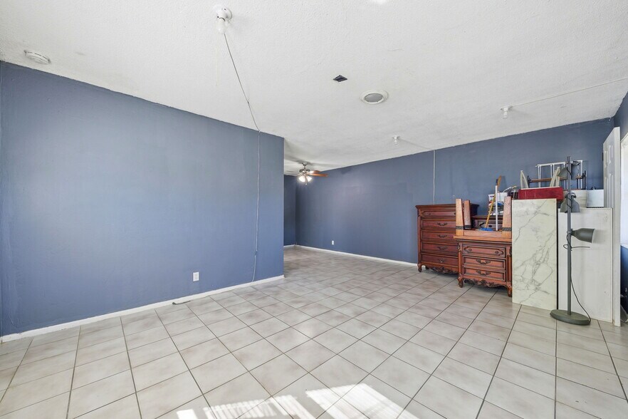 Building Photo - 1439 NW 8th Ave