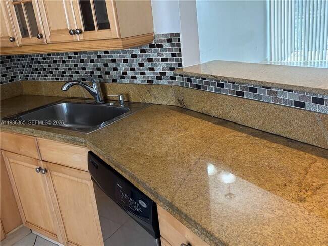 Building Photo - 1750 NE 191st St