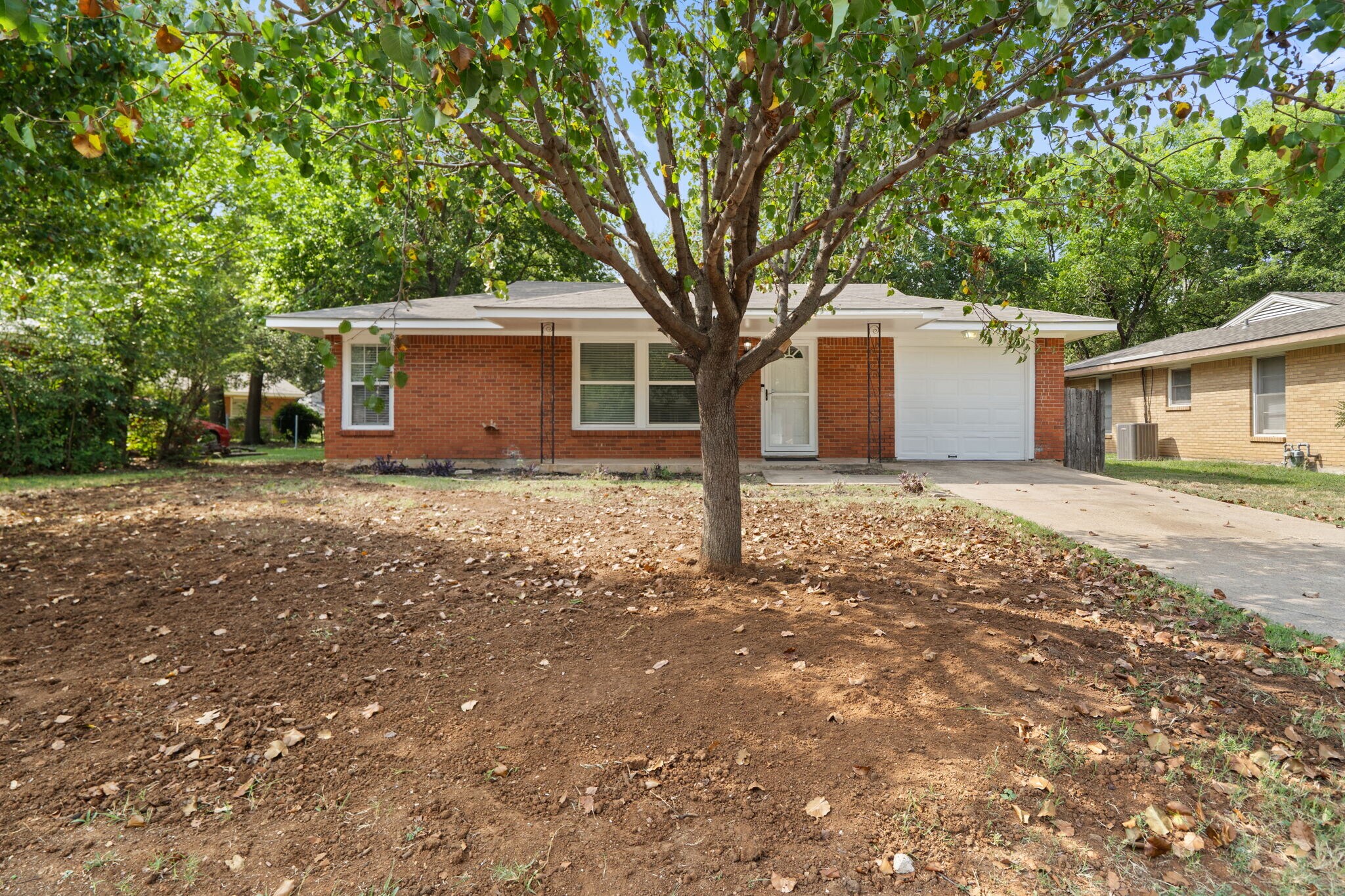 Building Photo - 6418 Onyx Dr N