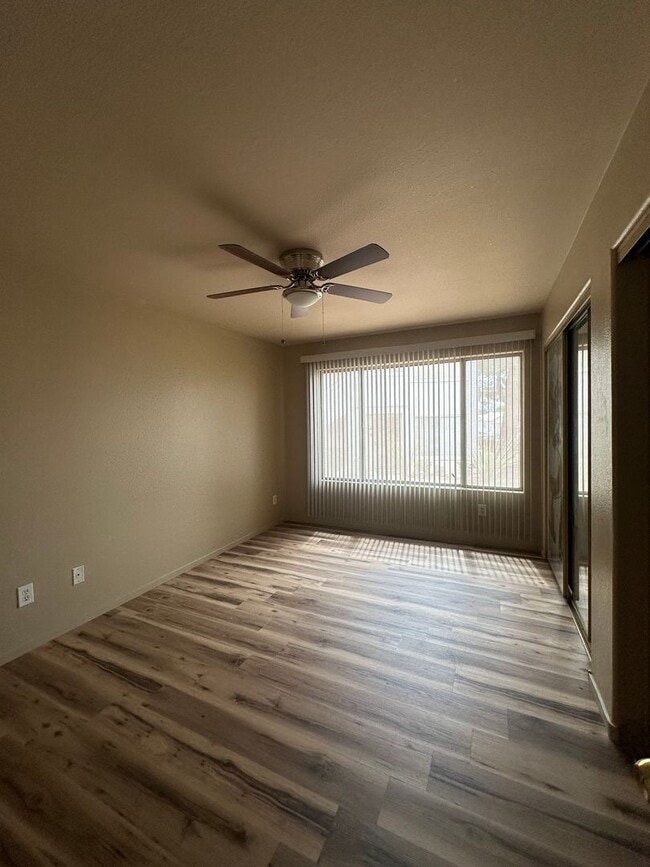 Building Photo - 5222 Mandalay Springs Dr