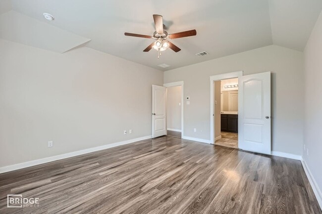 Building Photo - 6129 Fall Creek Ln