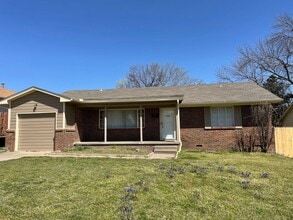 Building Photo - Darling Midtown Charmer! 3 bed 1 bath - NE...