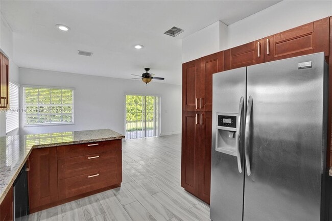 Building Photo - 5721 SW 11th St