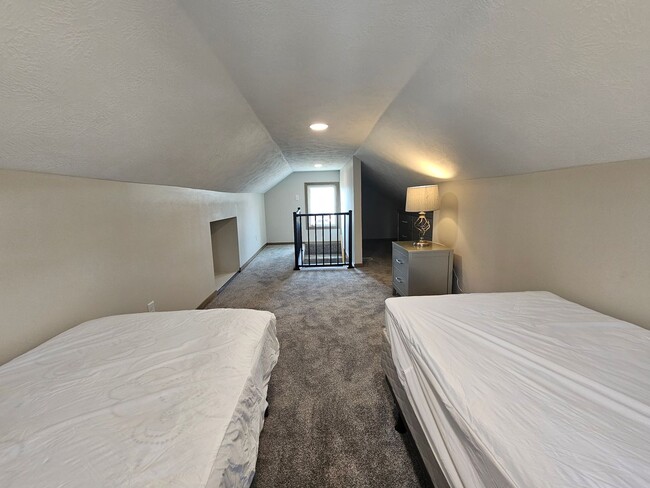Building Photo - Charming 3 bedroom Home for rent in Sioux ...