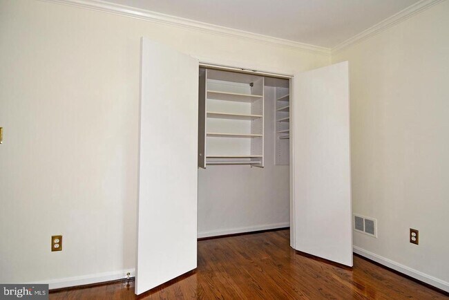 Building Photo - 7646 Huntmaster Ln