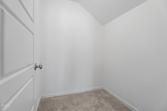 Building Photo - 745 Putney Hl Rd