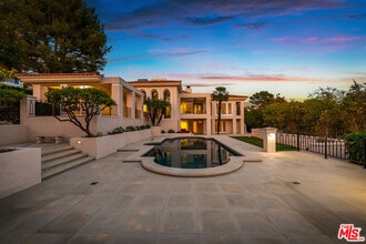 Building Photo - 1136 Calle Vista Dr