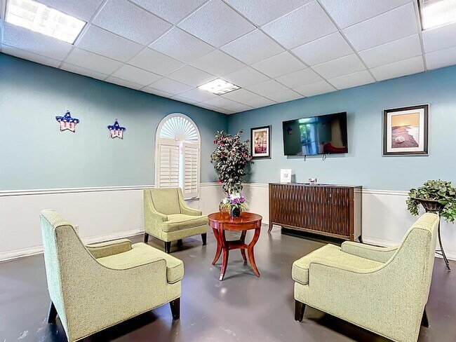 Building Photo - 4645 N Socrum Loop Rd