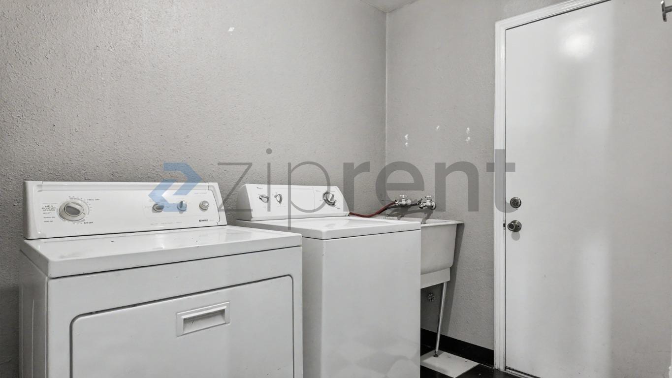 Building Photo - Unit 1