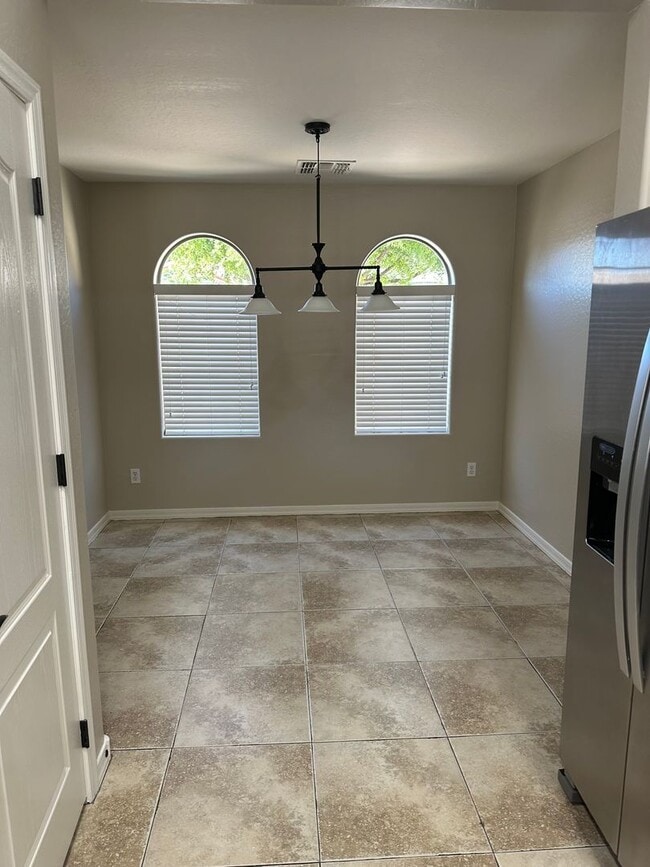 Building Photo - Skyline Ranch home