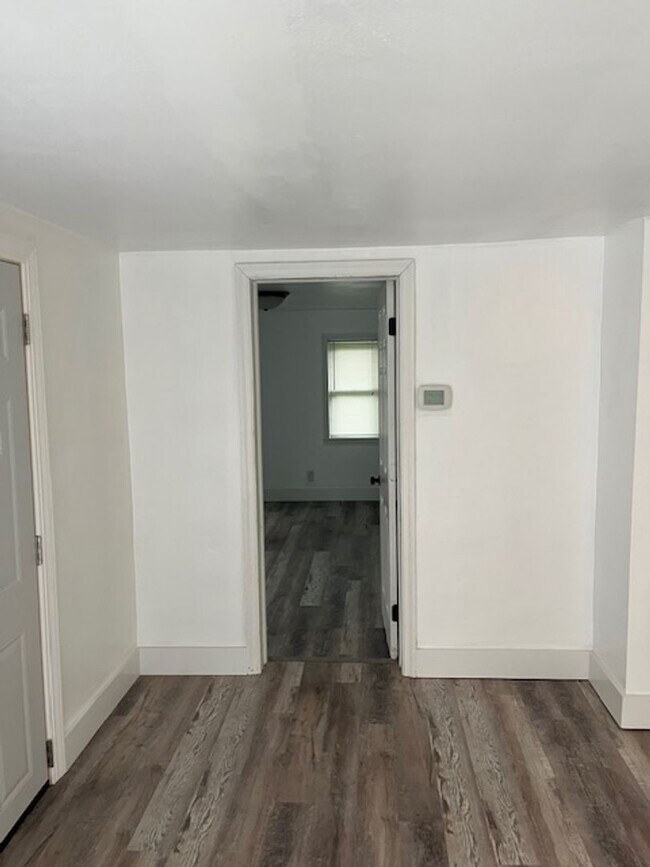 Building Photo - Charming 2-Bedroom Home Near Switchyard Park – Available August!