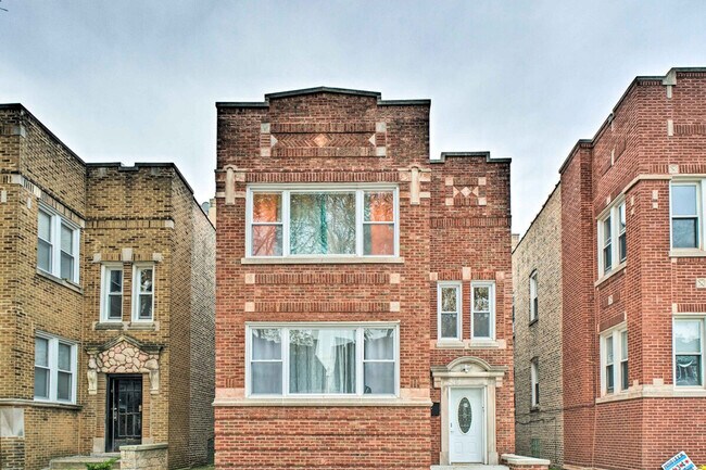 Building Photo - 7931 S Eberhart Ave
