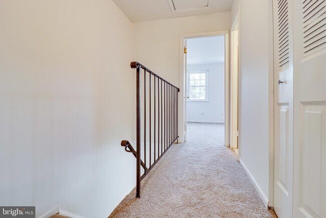 Building Photo - 9911 Whitewater Dr