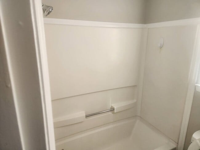 Building Photo - Ridgewood Subdivision Gem: 3-Bedroom Home with Fenced Yard.