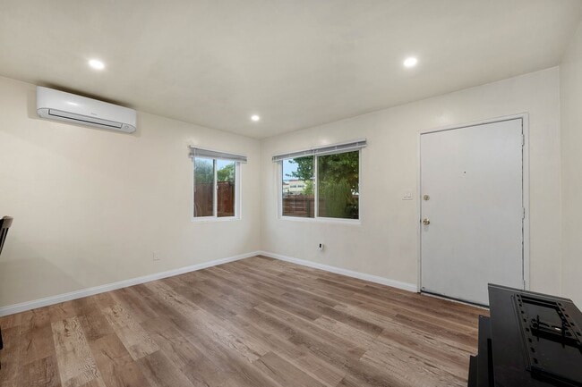Building Photo - Beautiful newly renovated home available n...