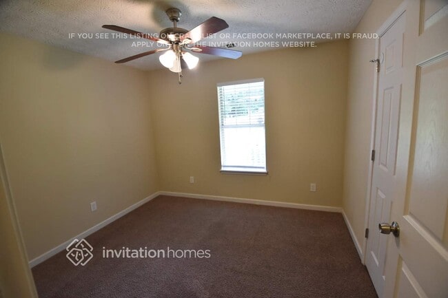 Building Photo - 210 Lakefront Dr