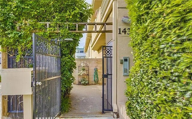 Building Photo - 1431 S Bedford St