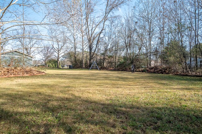 Building Photo - 110 Peabody Rd