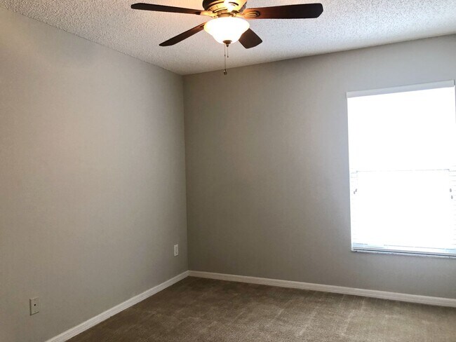 Building Photo - GREAT OVIEDO HOME WITH SOUGHT AFTER SCHOOLS