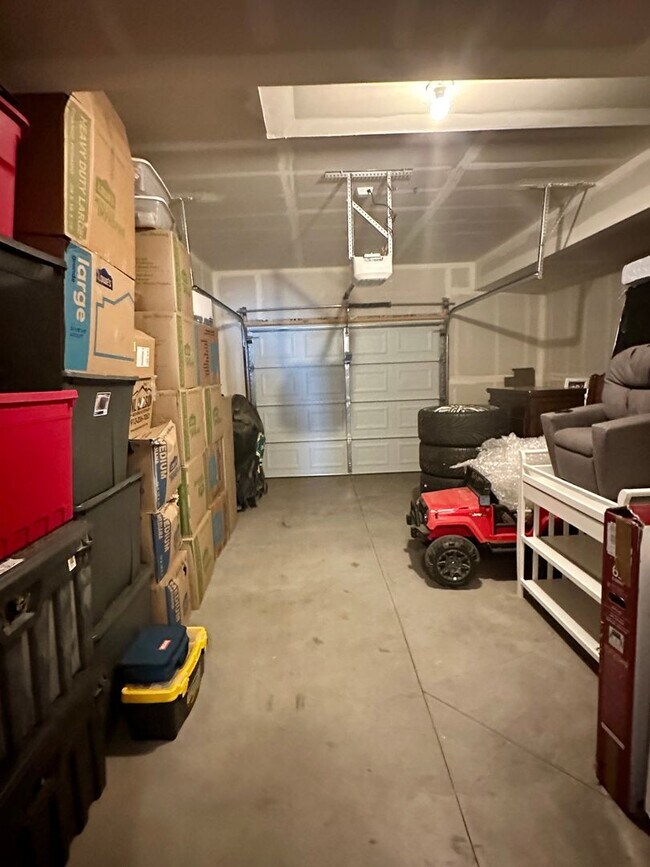 Building Photo - LIKE NEW CHAPEL HEIGHTS TOWNHOME w/ PIKES PEAK VIEWS - Security Deposit Waiver Available