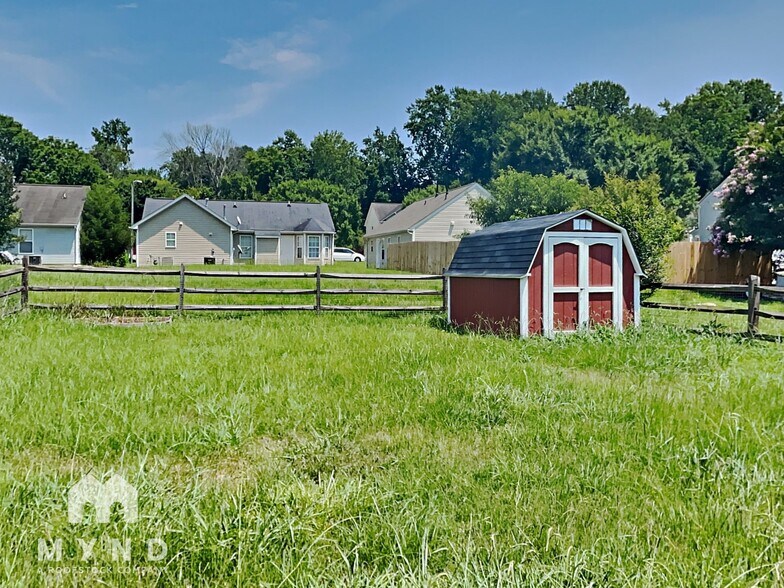 Building Photo - 6039 Mary Blair Ln