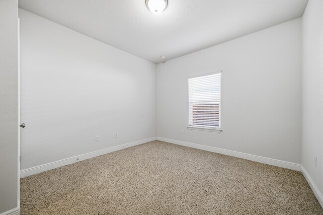 Building Photo - 191 Southern Pnes Rd