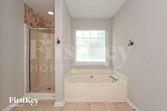 Building Photo - 3900 Gisbourne Dr