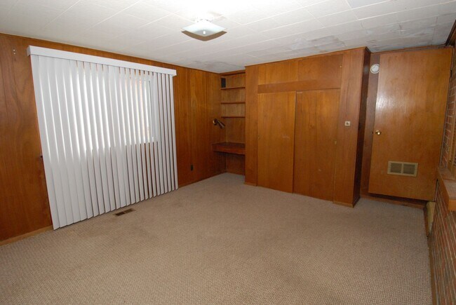 Building Photo - St Louis County/City Greendale/near UMSL