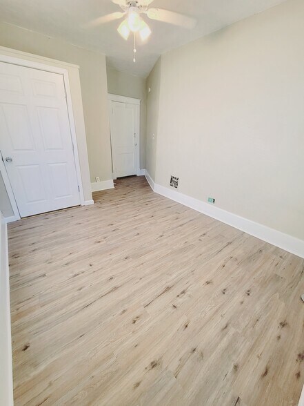 Building Photo - 4835 Hannover Ave
