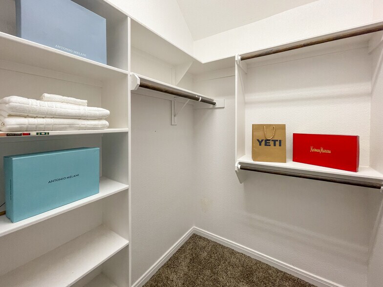 Building Photo - 10624 Langham Dr