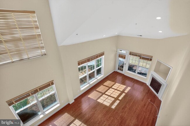 Building Photo - 13210 Rabbit Chase Rd