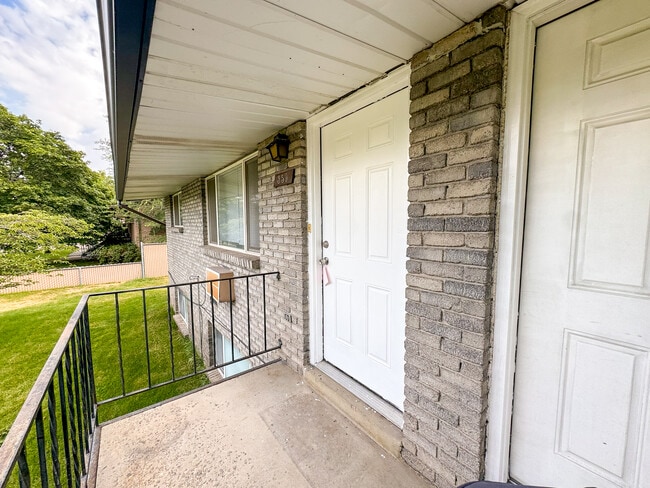 Building Photo - 361 S 150 W