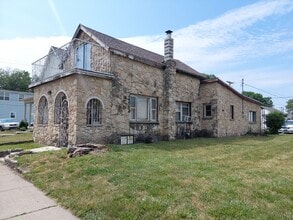 Building Photo - 4 Bd 2 Ba Single Family Home for Rent