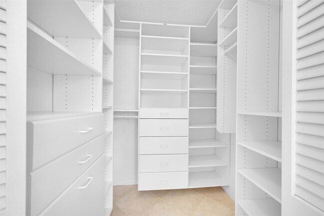 Building Photo - 5307 Buckhead Cir