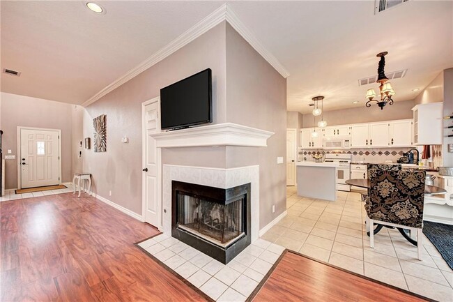 Building Photo - 1813 White Oak Loop