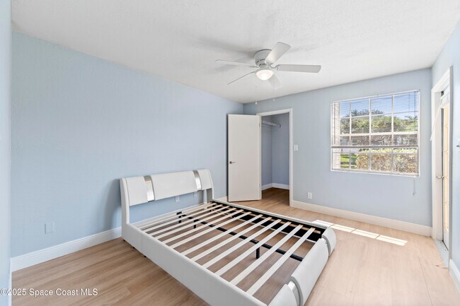 Building Photo - 1841 Island Club Dr