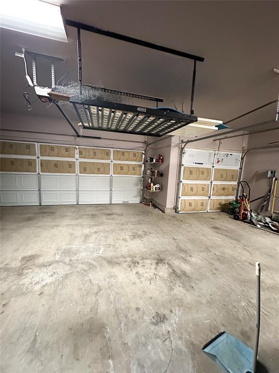 Building Photo - 2121 Settlers Park Loop