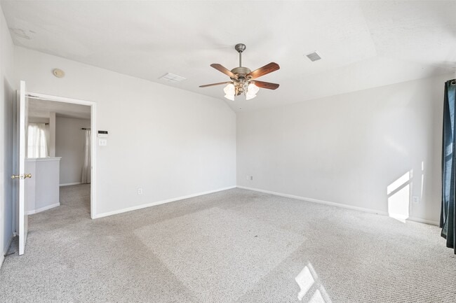 Building Photo - 17103 Canterbury Green Ct