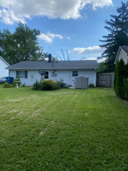 Back Yard - 1411 Melbourne Dr