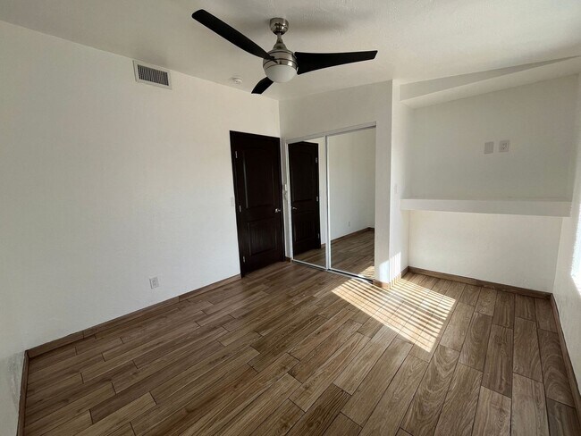 Building Photo - Gorgeous fully remodeled centrally located 3 bedroom home.