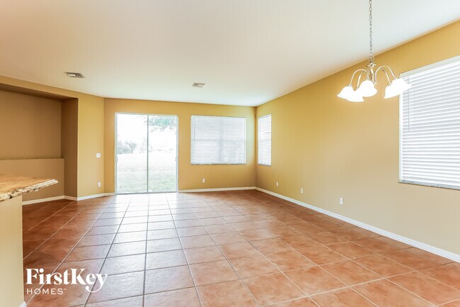 Building Photo - 16092 Badalona Dr