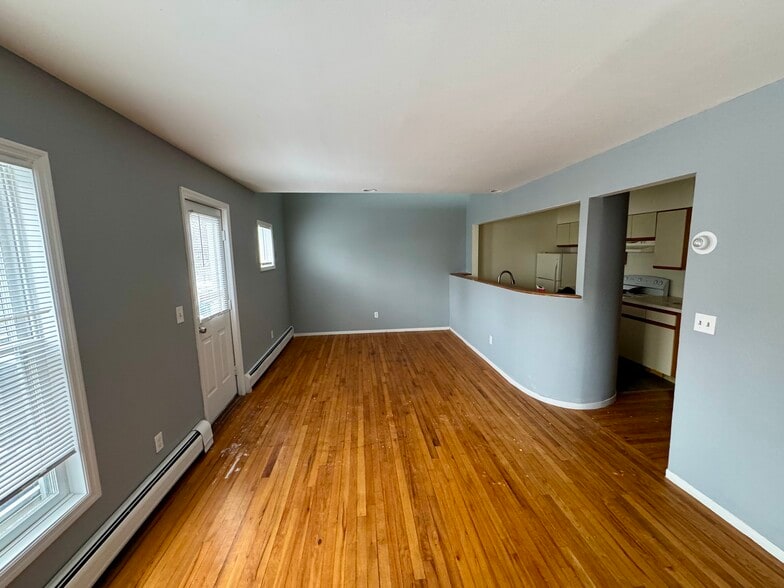 Building Photo - 127 Union St