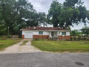 Building Photo - 402 Poplar