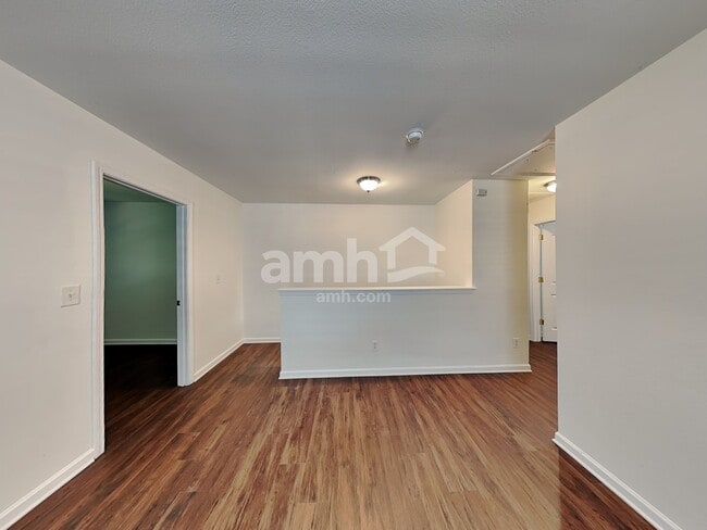 Building Photo - 11251 Heritage Green Dr