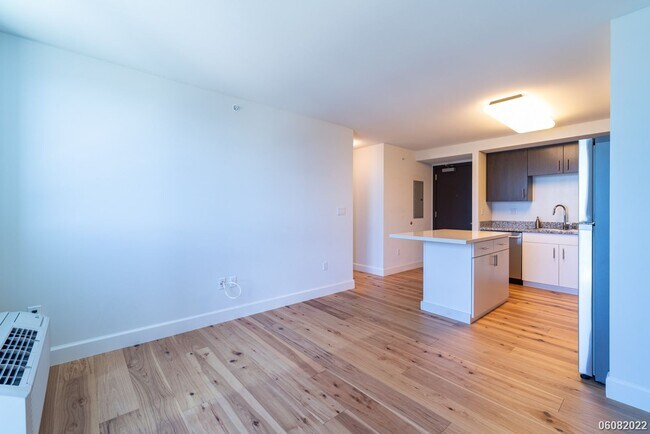 Building Photo - 988 Halekauwila St